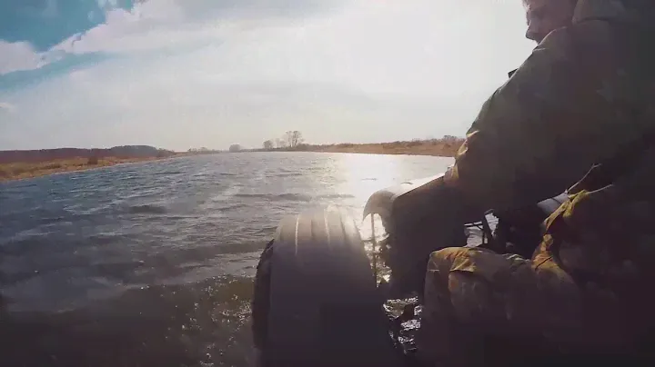Плавающий Вологодский вездеход в Якутии (тест-драйв по воде)