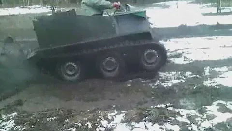 продам самодельный гусеничный вездеход , двс 2103 .