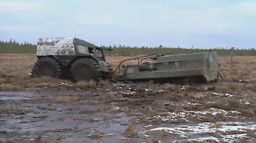 ГАЗ-71 и три ШЕРПа. Приключения на болоте.