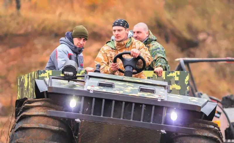 Болотоход амфибия / вездеход бтх-2 снежный барс-0