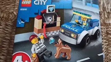 Обзор Конструктор LEGO City Police Полицейский отряд с собакой 67 деталей (60241) из Rozetka