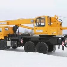 Автокран Галичанин 25 тонн, стрела 28м Вездеход