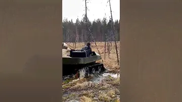 Гусеничный вездеход Черепаха по болоту Архангельская область