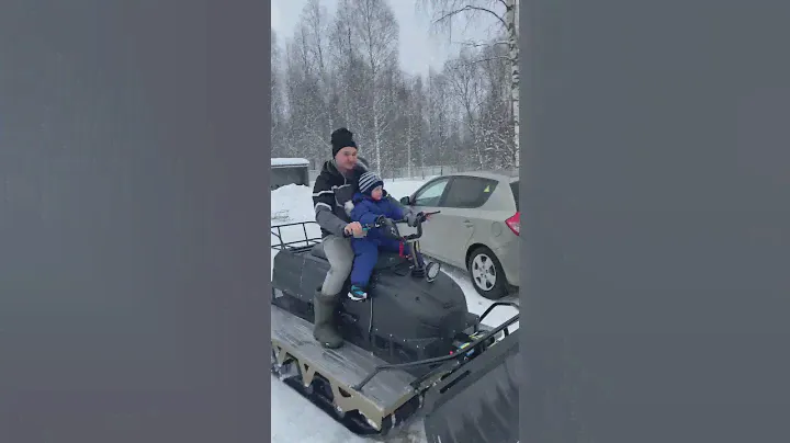 Славик на вездеходе Маламут